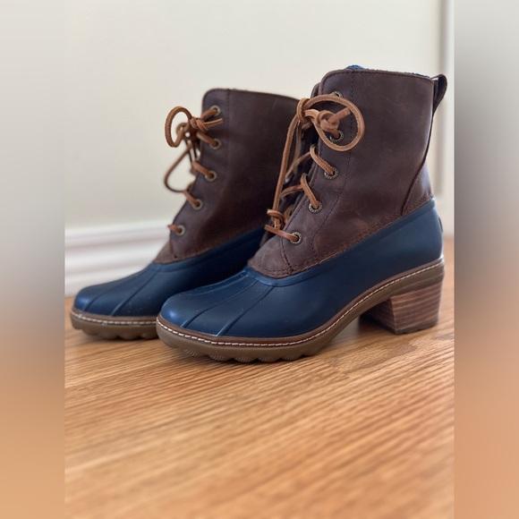 Sperry Shoes - Sperry Duck Saltwater Boots- Blue and Brown Size 7- Like New